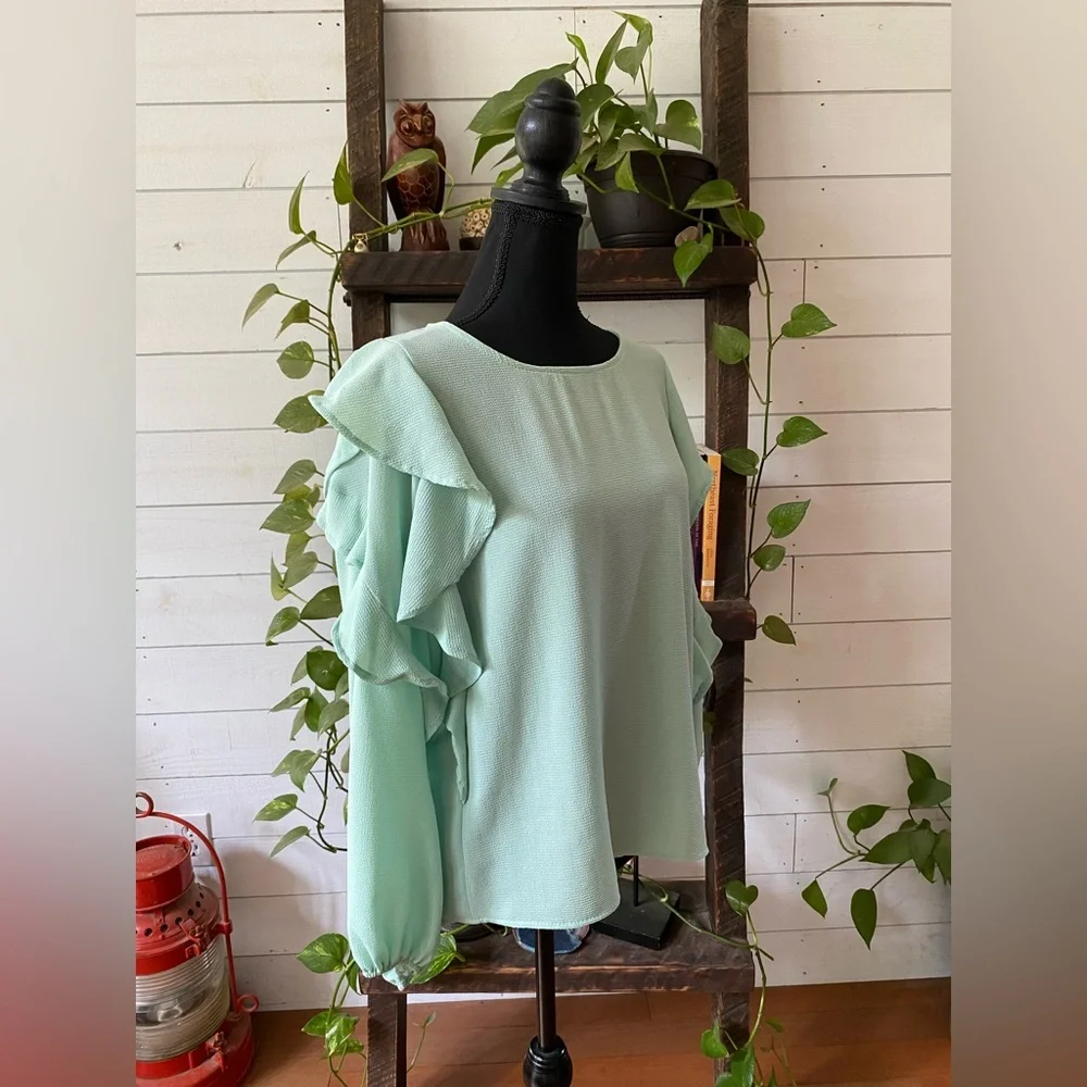 Vine & Love: Mint Green Women's Ruffle Sleeve Top